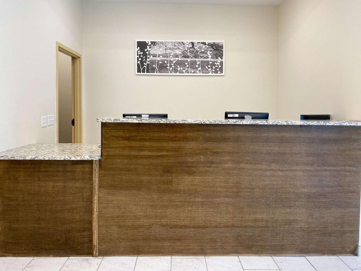 Sleep Inn Greensboro - Coliseum Area Экстерьер фото